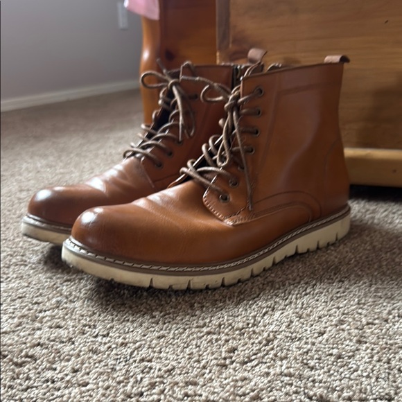 Men's Tan Leather Boots - Picture 4 of 5